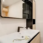 Chaleureux, Lumineux Et Confortable F2 Renove En Plein Coeur De Appartement