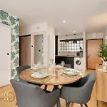 Appartement Chaleureux, Lumineux Et Confortable F2 Renove En Plein Coeur De *