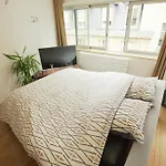 Chaleureux, Lumineux Et Confortable F2 Renove En Plein Coeur De *