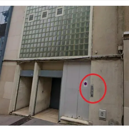 Chaleureux, Lumineux Et Confortable F2 Renove En Plein Coeur De Appartement