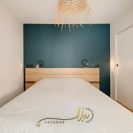 Chaleureux, Lumineux Et Confortable F2 Rénové En Plein Coeur De
