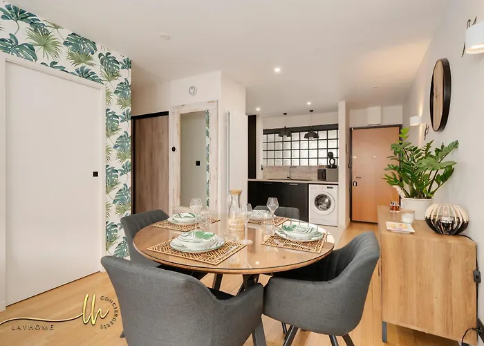 Apartment Chaleureux, Lumineux Et Confortable F2 Renove En Plein Coeur De *