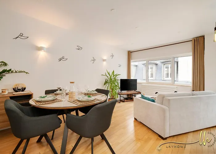 Chaleureux, Lumineux Et Confortable F2 Renove En Plein Coeur De Apartment *